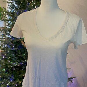 ABERCROMBIE AND FITCH OMBRE T-SHIRT IN WHITE TO BLUE SIZE SMALL - EUC (490)